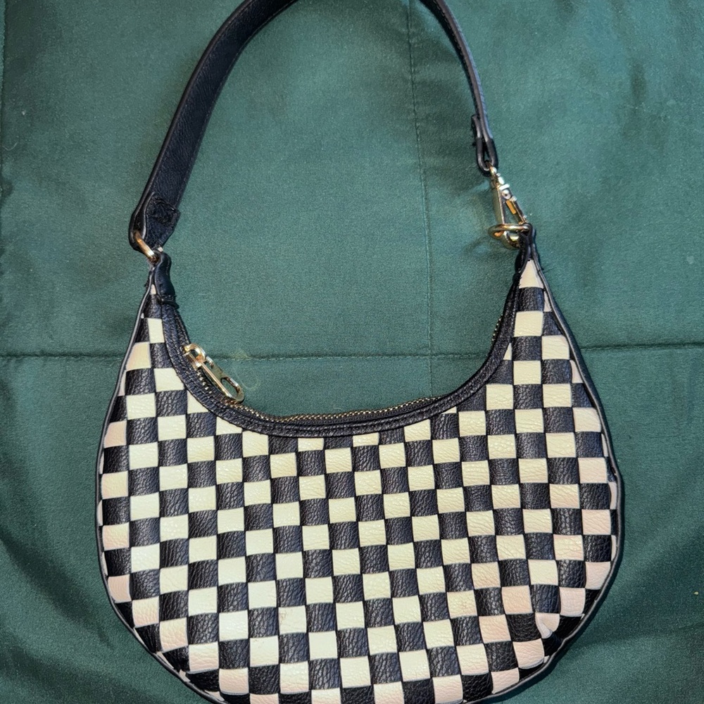 Universal Thread Black and Cream Checkered Shoulder Bag